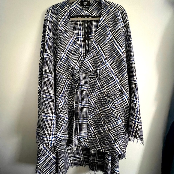 RtA cape style poncho. Blue plaid. Wool blend. Size M/L - Picture 5 of 5